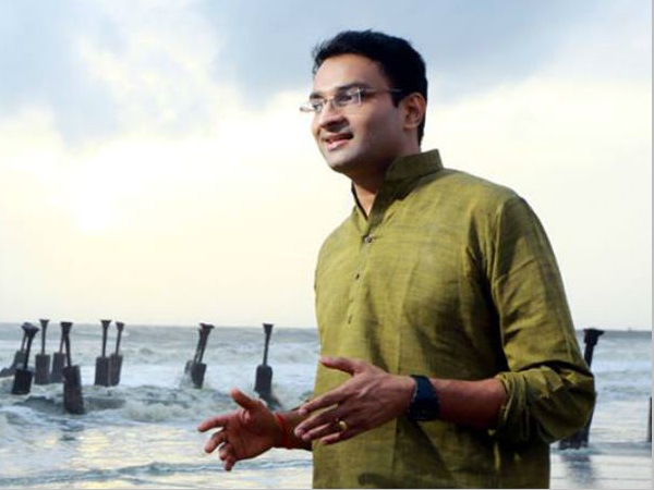 മലയാളി ഉദ്യോഗസ്ഥന് മലയാളി ഉദ്യോഗസ്ഥന്