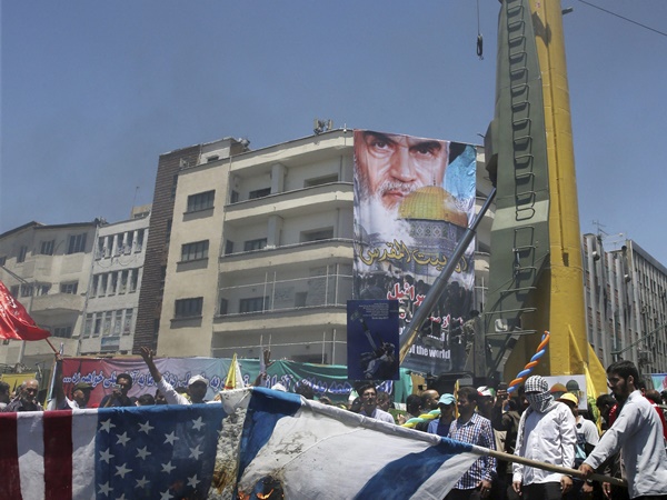 അമേരിക്കന്‍ താവളങ്ങള്‍