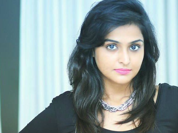 നടിക്കൊപ്പം നിന്നവര്‍