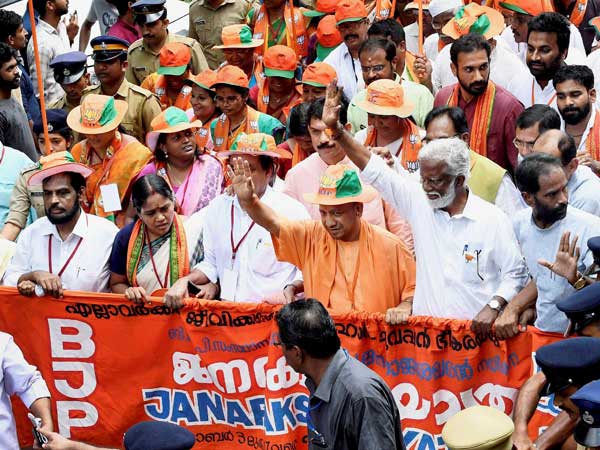 മല പോലെ വന്ന യാത്ര മല പോലെ വന്ന യാത്ര