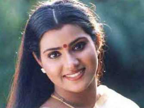 ഒരു കാര്‍ വന്നിടിച്ചു