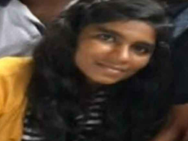 ആൺകുട്ടികളുടെ ഇടയിൽ...