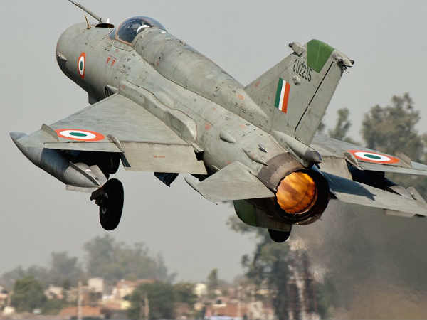  ഹൈവേയിൽ ലാൻഡ് ചെയ്യുന്നത് മൂന്നാം തവണ