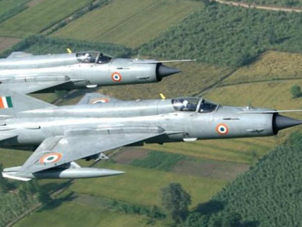 യുദ്ധം മുന്നിൽ കണ്ട്