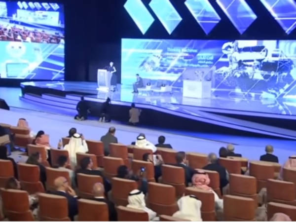 ചിരിയും ദേഷ്യവും