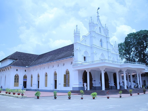 ഭരണങ്ങാനംപള്ളി സന്ദര്‍ശനം