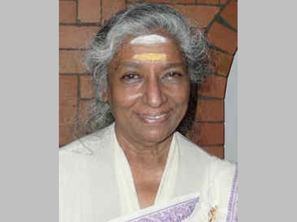 പാട്ട് നിര്‍ത്തി