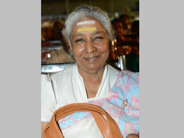 ആദ്യമല്ല ഇങ്ങനെ