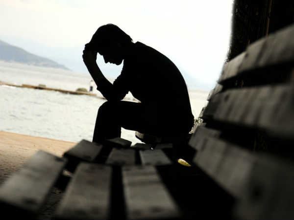 നിയന്ത്രണം വിട്ട് പൊട്ടിക്കരഞ്ഞു നിയന്ത്രണം വിട്ട് പൊട്ടിക്കരഞ്ഞു