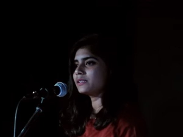 ശരീരമാസകലം സ്പർശിക്കുന്നു