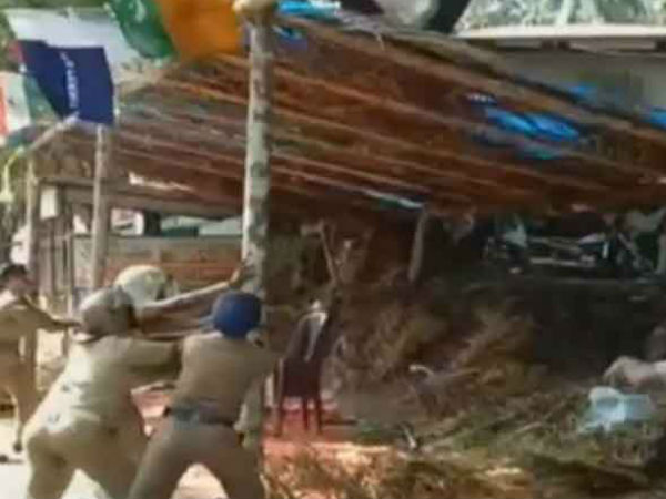 ഇവിടെ മാത്രം പ്രശ്‌നം