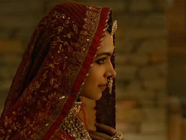 സംസ്കാരത്തെ വ്രണപ്പെടുത്തുന്ന രംഗങ്ങൾ