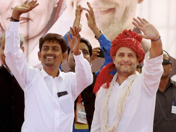  ഠാക്കൂറിന്‍റെ അനുയായികള്‍ 