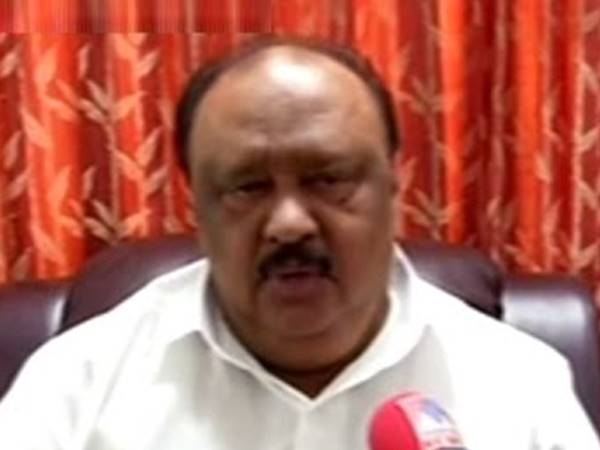 മുഖ്യമന്ത്രിക്ക് മടിയെന്ന്