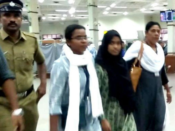 പിന്തുണയുമായി വിദ്യാർത്ഥികൾ