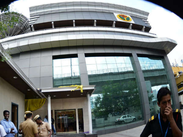 റെയ്ഡ് തുടങ്ങിയത് ജയ ടിവിയിൽ