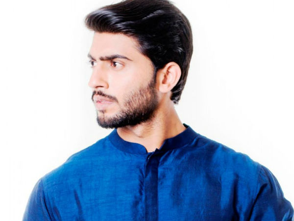  നീല നിറം