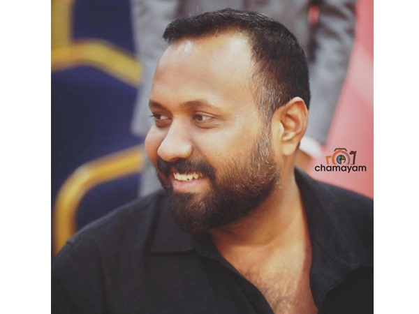 ഊളയാണെന്ന്..