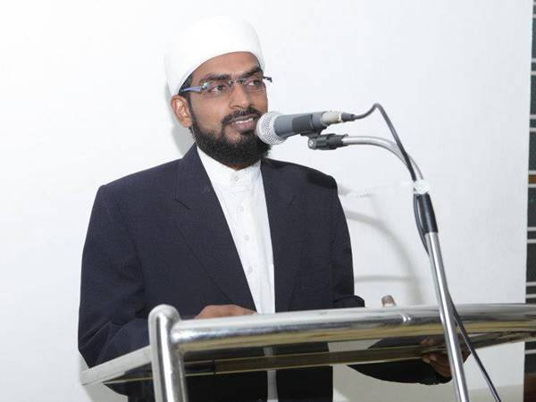 ഉറച്ച് നില്‍ക്കുന്നു