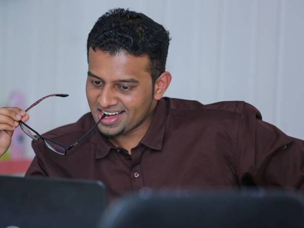 മുതലാളിമാരോ മൊത്തക്കച്ചവടക്കാരോ