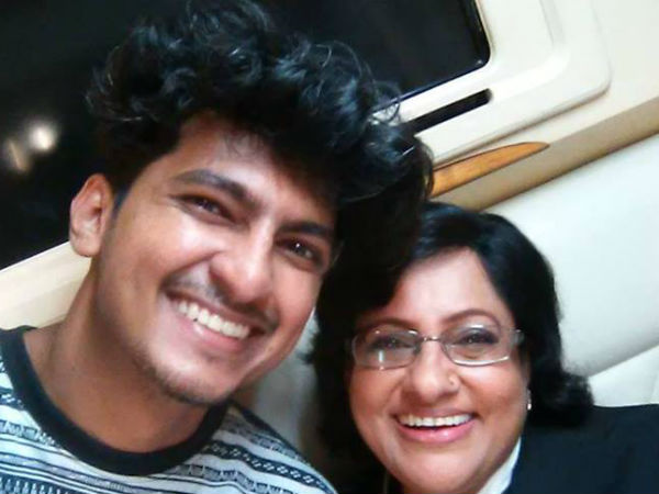 പിന്തുണച്ച് സെലിബ്രിറ്റികളും