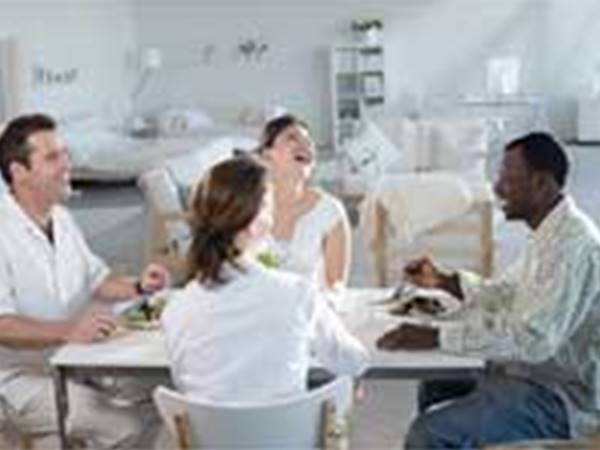  ബന്ധുവീടുകളിലും സുഹൃത്തുക്കളുടെ വീടുകളിലും