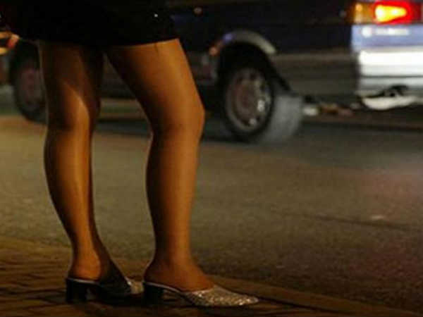  ഉദ്യോഗസ്ഥരെ ട്രാപ്പിലാക്കാൻ ശ്രമം