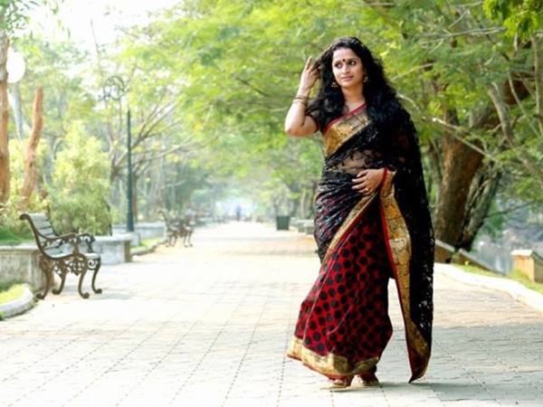 മേളയിലേക്ക് ക്ഷണമില്ല