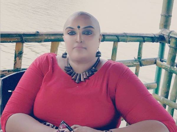 കാണാൻ കോമാളിയെപ്പോലെ