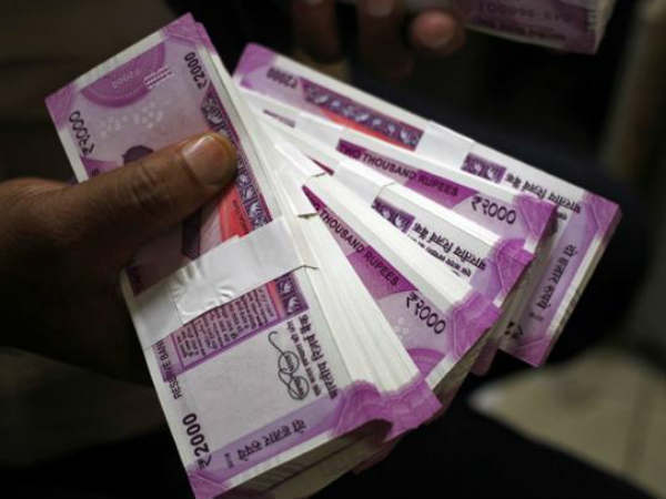  മണ്ഡലത്തിൽ ഒഴുകിയതു കോടികൾ