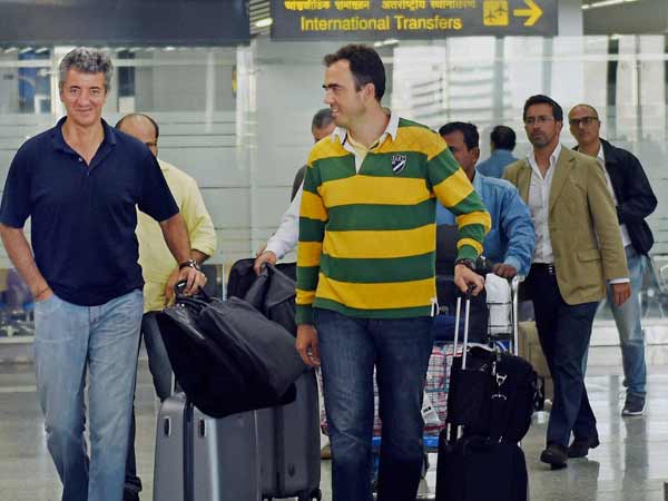 വാഹന പരിശോധനയും പ്രവേശന നിയന്ത്രണവും