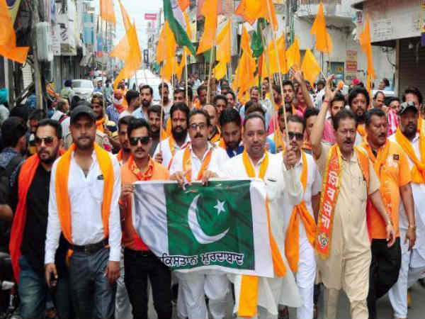 ശംഭുലാലിനെ പിന്തുണച്ച സംഘം