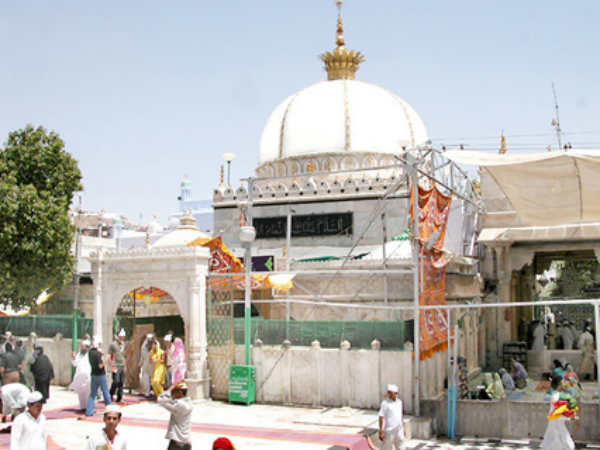 യാത്രകള്‍ ഇങ്ങനെ