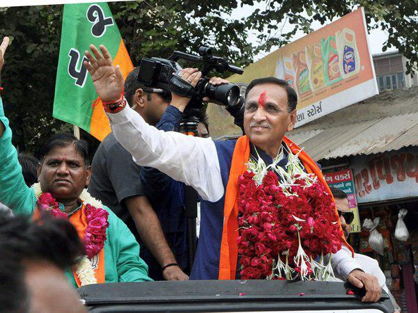  എംഎല്‍എമാരുടെ രാജി ഭീഷണി 