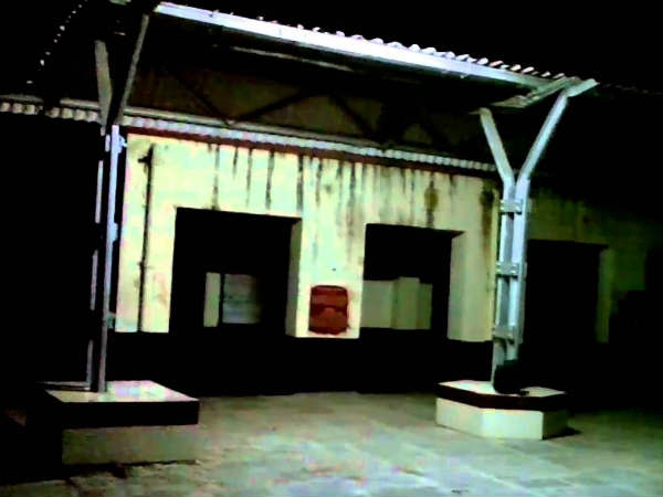 യാത്രക്കാരില്ലാതെ