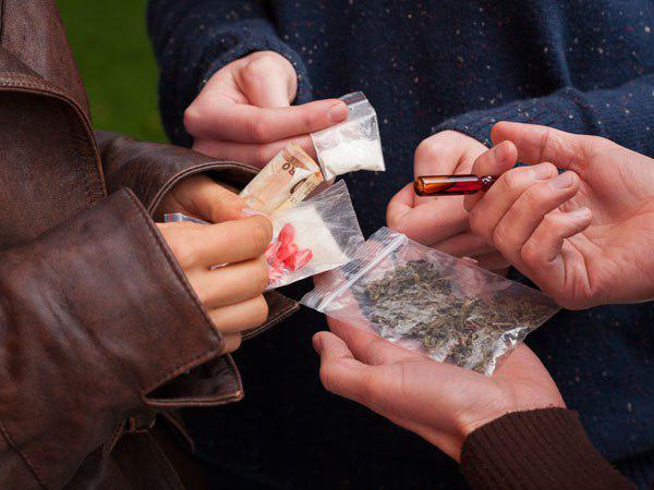 കൈമാറ്റം ഹോട്ടൽമുറിയിൽ വച്ച്