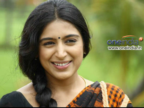 ഒതുങ്ങി നില്‍ക്കുന്നതല്ല