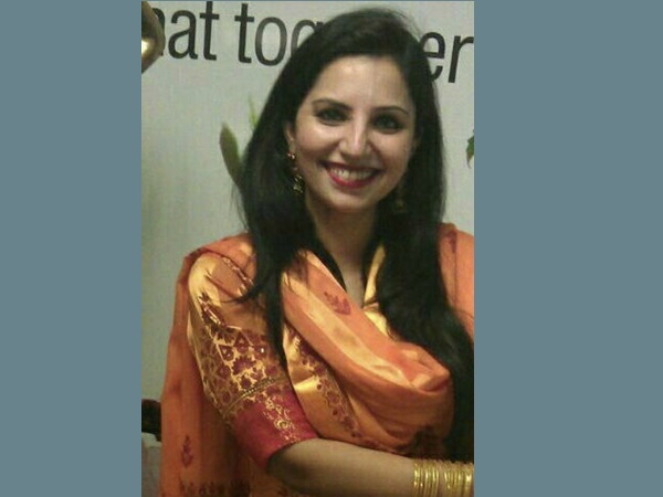  കുടുംബം കറാച്ചി വിട്ടു 