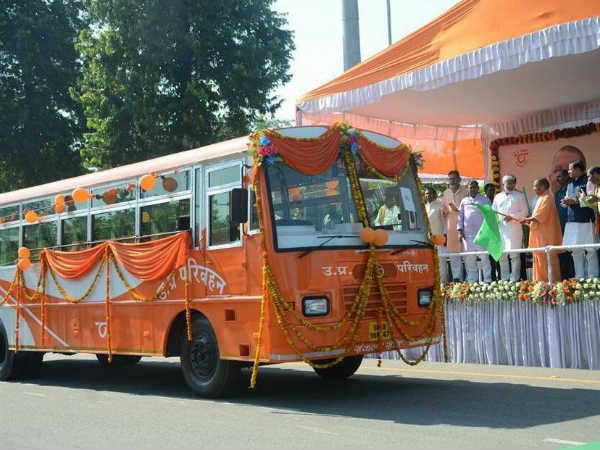 ബസുകൾക്ക് കാവി നിറം
