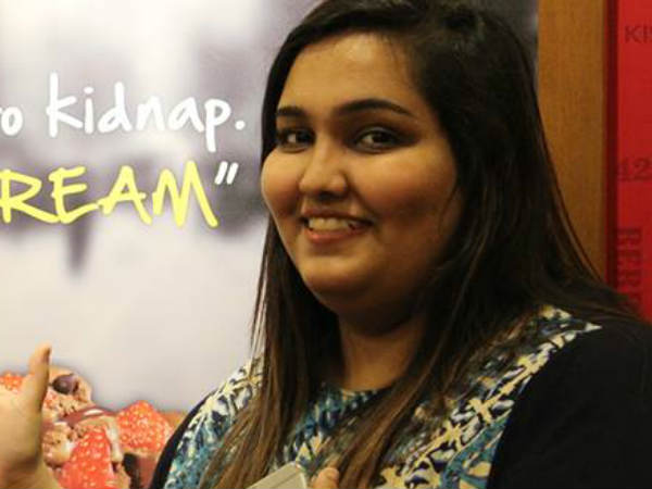  ടീഷര്‍ട്ട് മാത്രം