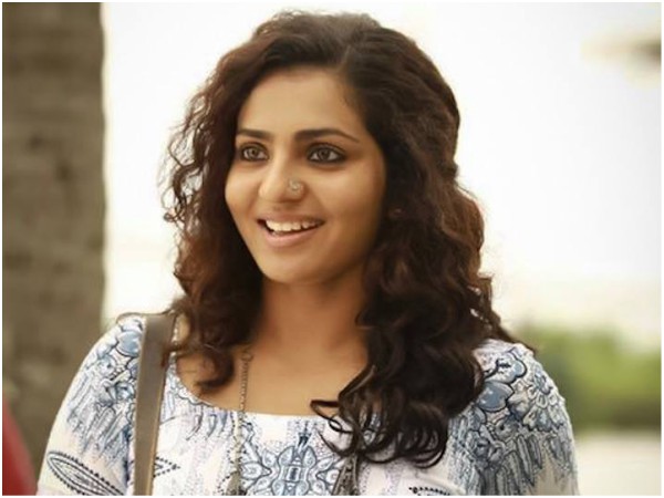 മൈ സ്റ്റോറിക്കെതിരെ ആക്രമണം