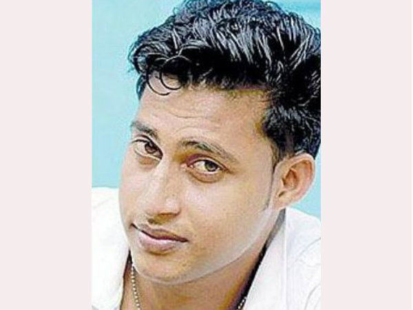 മാര്‍ട്ടിന്റെ ഫോണിലേക്ക് 