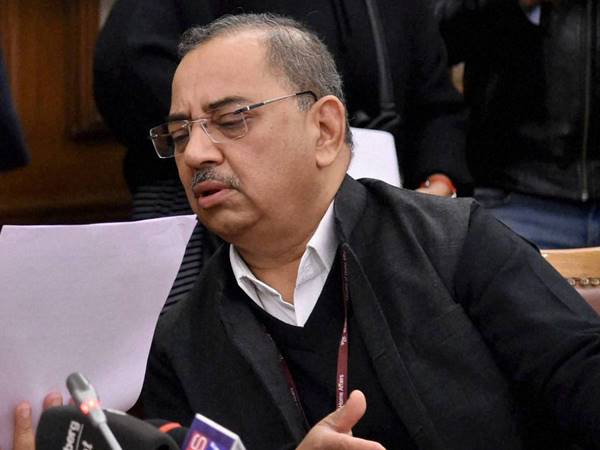 നീരജ് കുമാര്‍ ഗുപ്ത, ഇവെസ്റ്റ്മെന്റ് ആന്റ് പബ്ലിക് അസറ്റ് മാനേജ്മെന്റ് സെക്രട്ടറി 