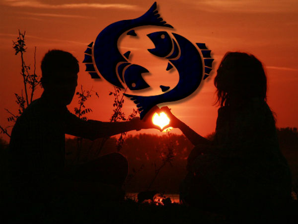 വീട്ടുകാരുടെ സമ്മതത്തോടെ നിശ്ചയം 