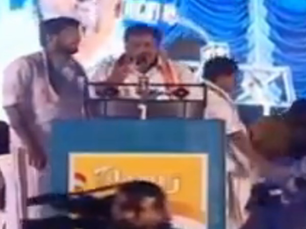 കൊടിക്കുന്നിൽ സുരേഷ് സംസാരിക്കുന്നതിനിടെ