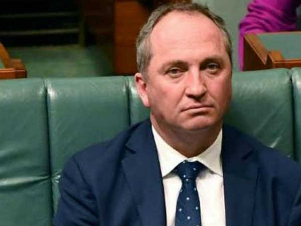 വിവാദം ഇങ്ങനെ വിവാദം ഇങ്ങനെ