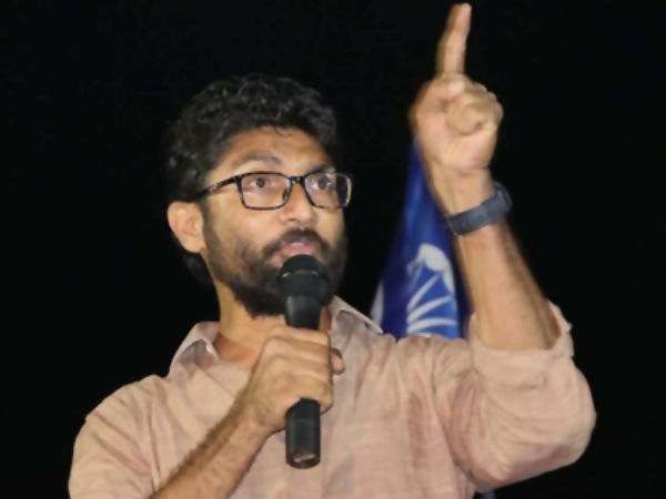 കളക്ട്രേറ്റിന് മുമ്പില്‍ തീക്കൊളുത്തി