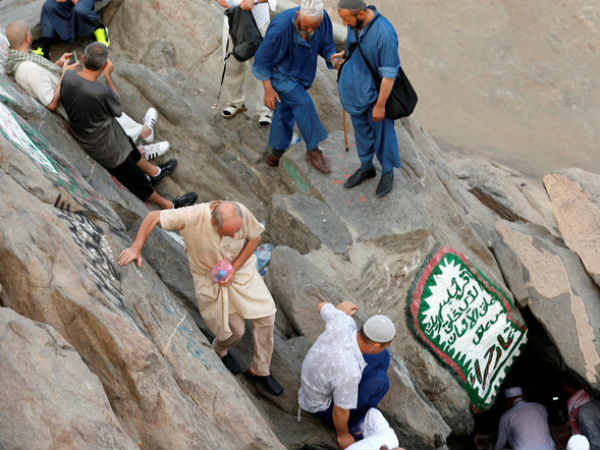 തണുപ്പുള്ള ഗുഹകള് തണുപ്പുള്ള ഗുഹകള്