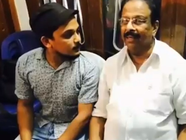 നേതാവിന്റെ വീട്ടിൽ 