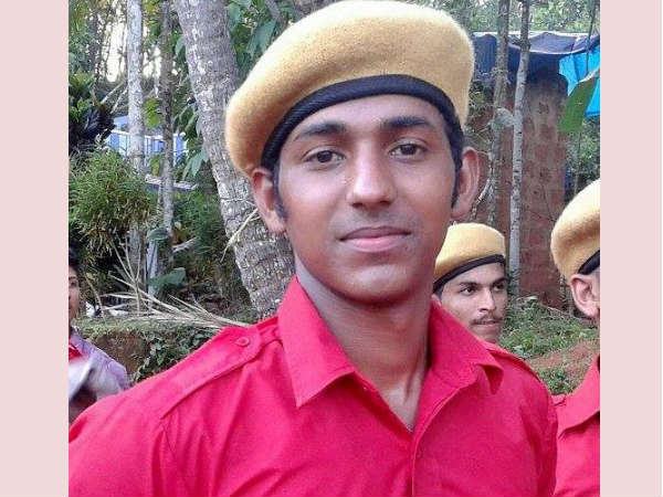 രണ്ട് പേർ സംഘത്തിൽ